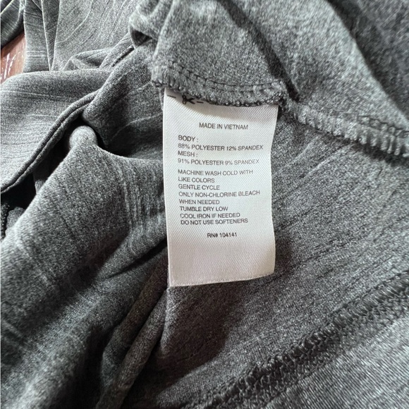 Reebok Women's 1/2 Zip Pullover Running Track Jacket Gray Size S Vented Fitted - Picture 9 of 12